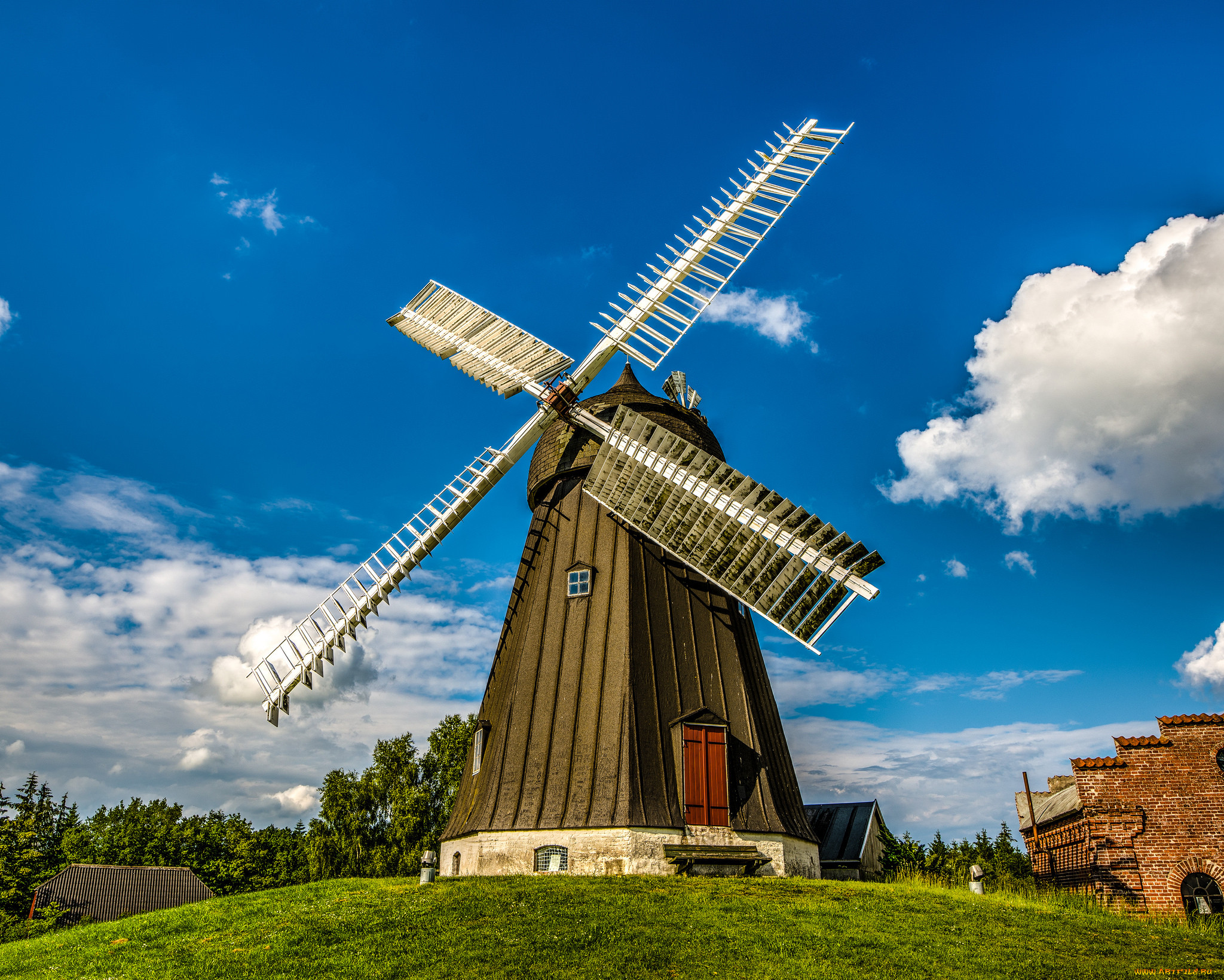 Фото ветряных мельниц